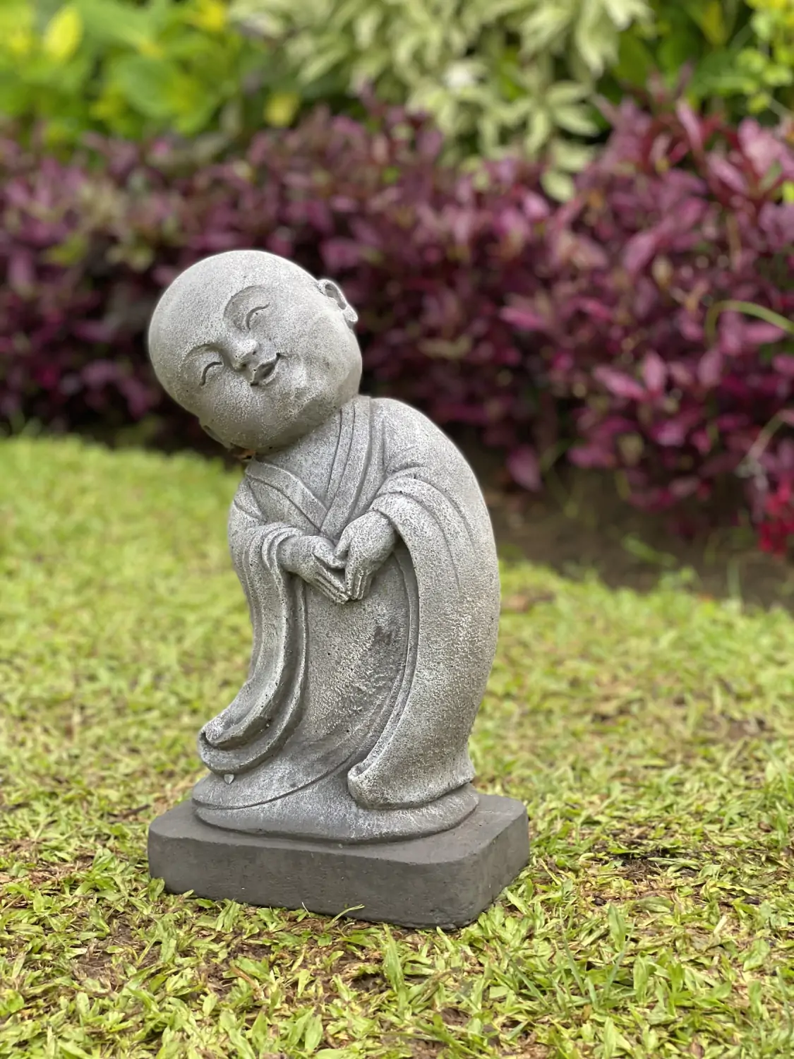  Product image 2 of the product “Ling - Monk, standing, bent sideways, 35 cm H | cast stone ”